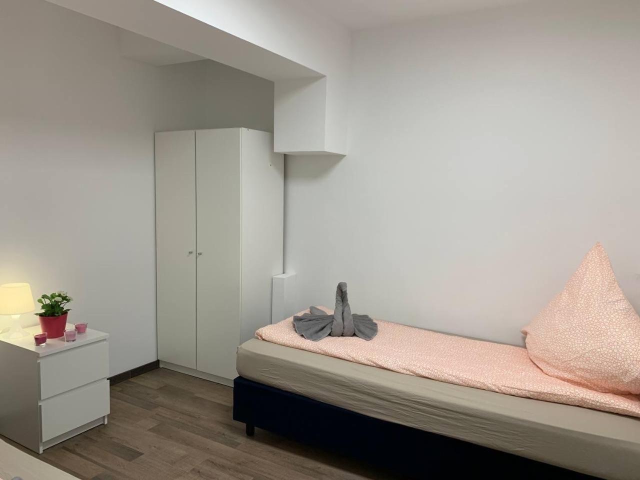 Central Private Rooms In Popular Neighborhood! Cologne Exterior photo